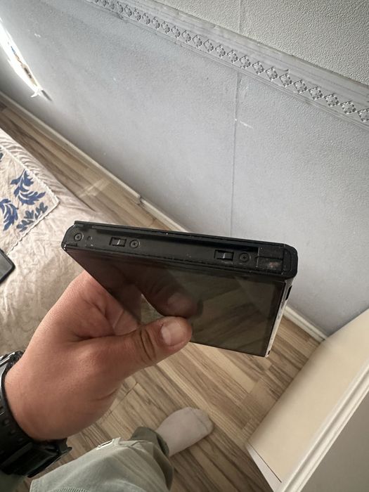 Продам нинтендо свитч олед прошитый