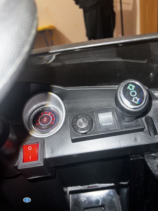 Электромобиль детский