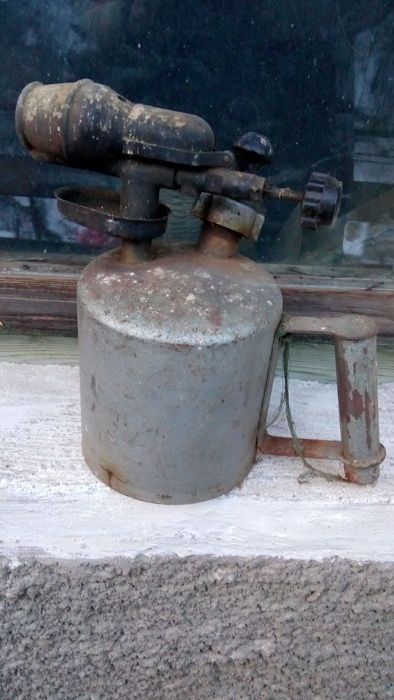 Бензинова лампа