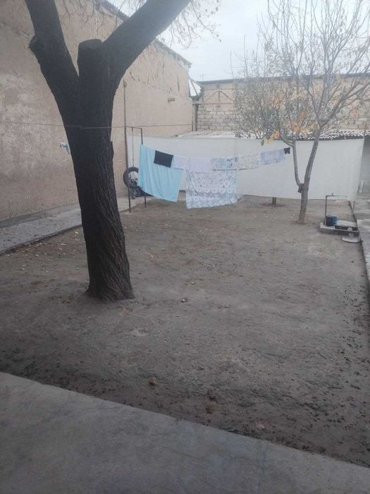 Uy sotiladi temir bozorda