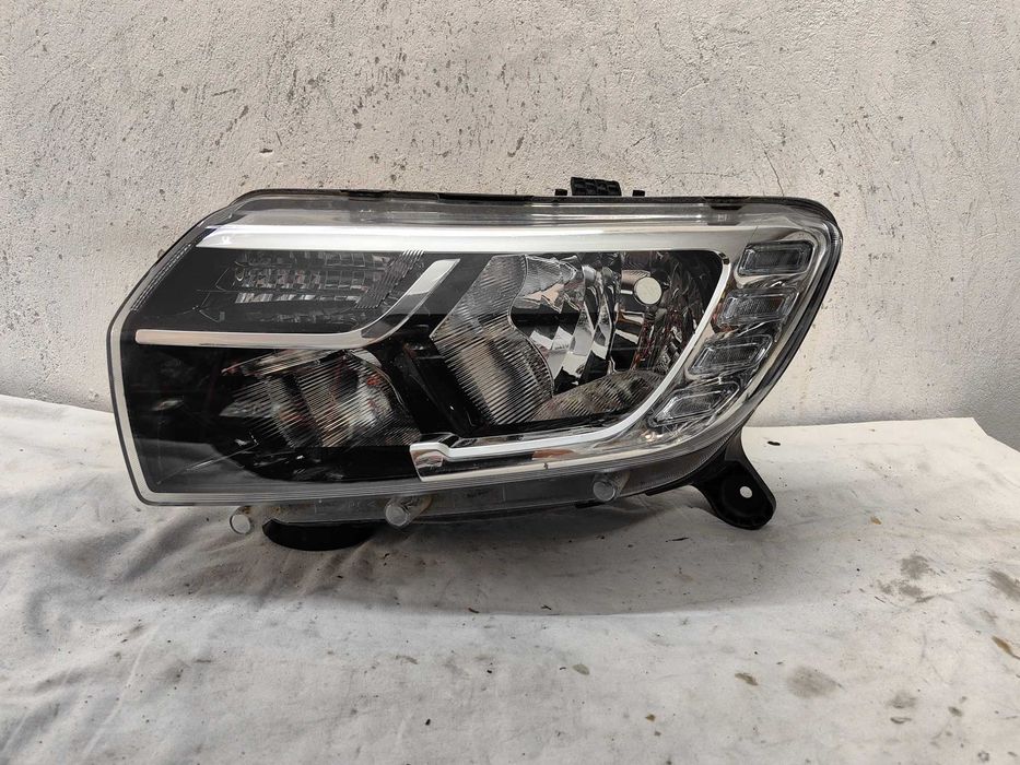 оригинален фар Дачия Сандеро  Dacia Sandero Led