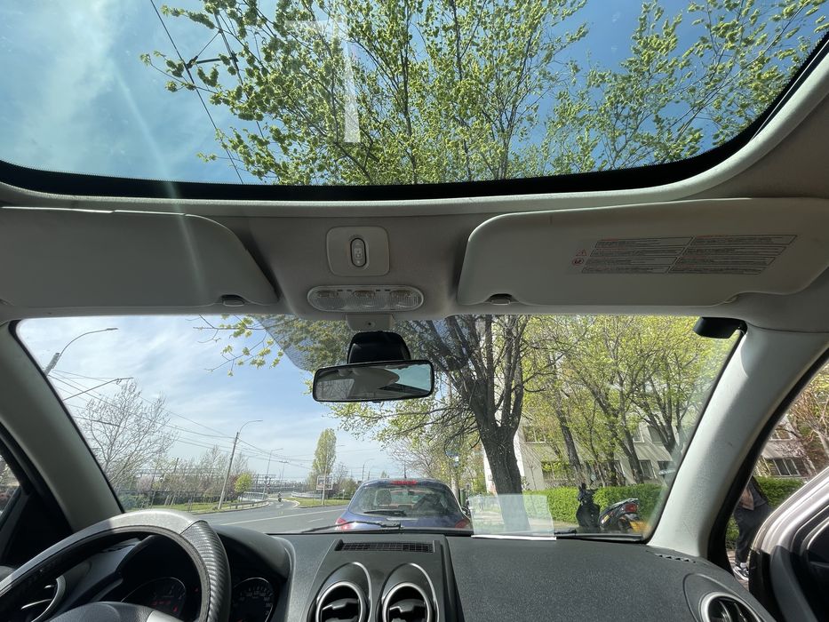 Nissan Qashqai 2.0 DCI All Mode 4x4 SUV 7 locuri