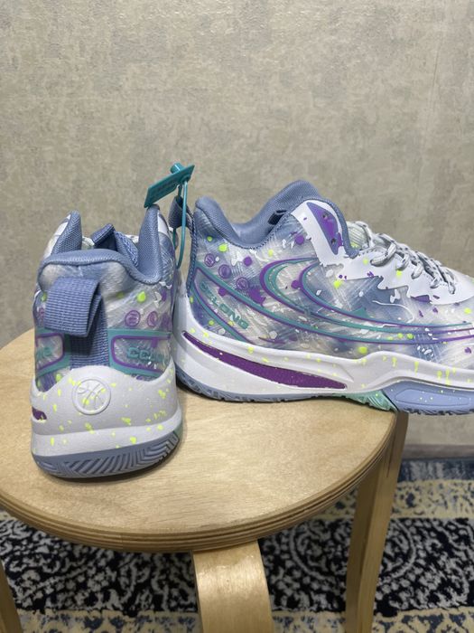 Кроссовки баскетбольные