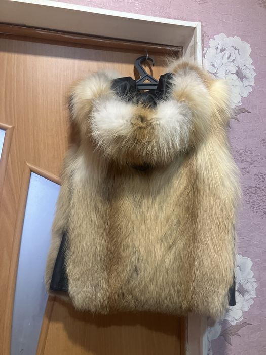 Продам желетку из меха лисы