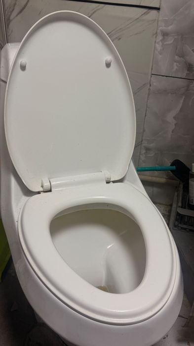 Унитазы продам б/у