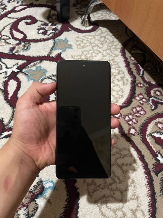 Samsung A52 ekran alishgan korobka bor