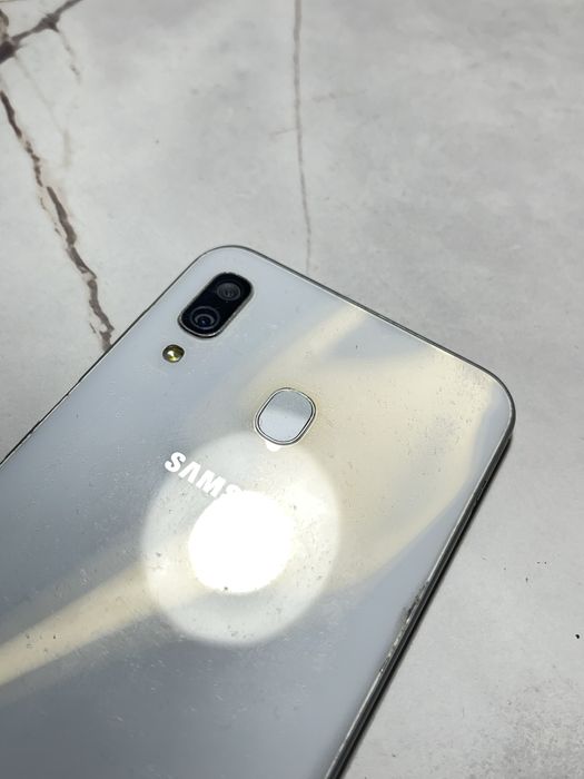 Samsung Galaxy A30