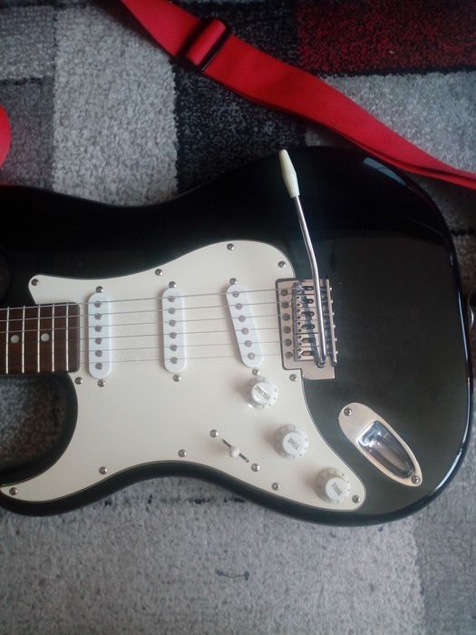 Продавам  китари за лява ръка