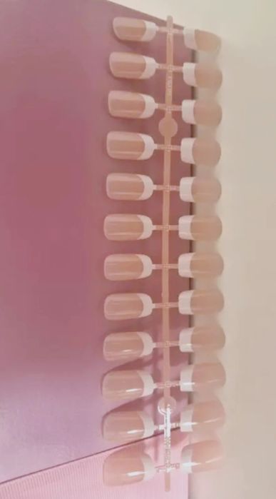 Комплект от 36 бр. нокти френски маникюр с лепящи стикери + лепило