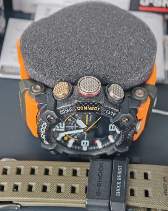 G-SHOCK GG-B100 cu două curele, în stare perfectă
