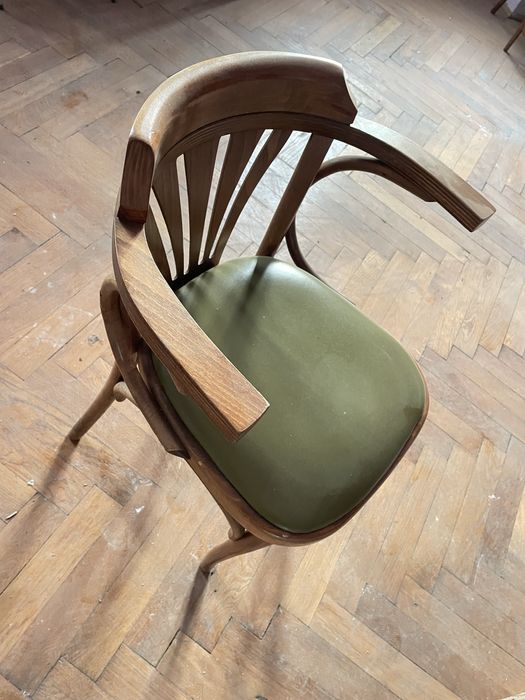 Vand mobilier bar lemn curbat.