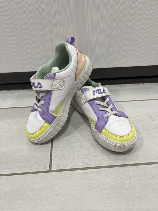 Adidasi Fila nr 33
