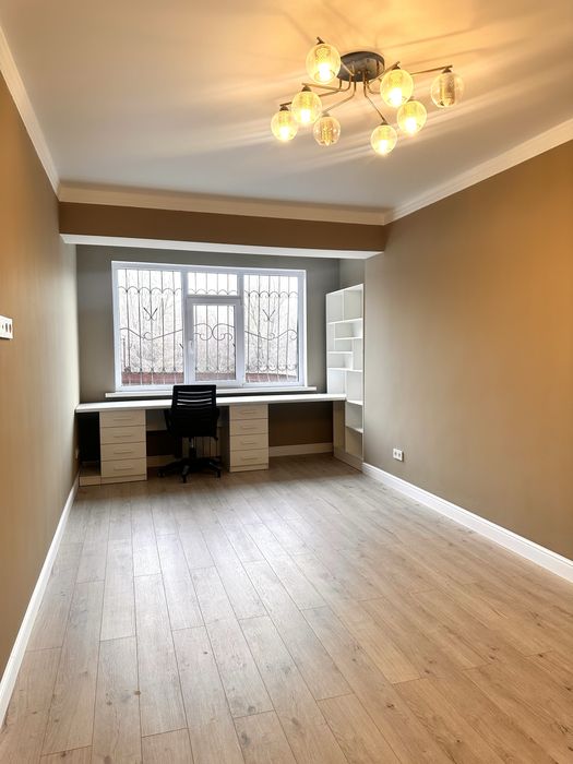 Продаю квартиру жк 12 месяцев