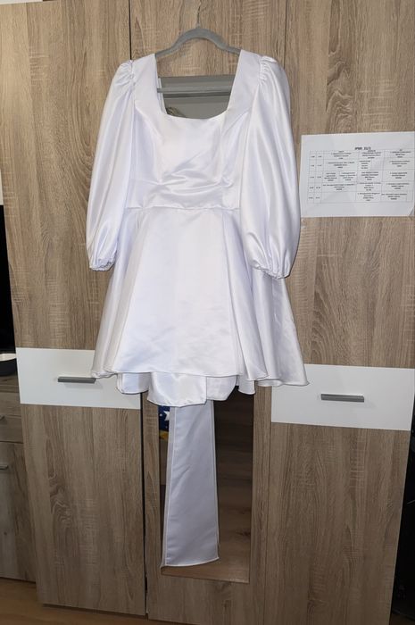 Vând rochiță de ocazie