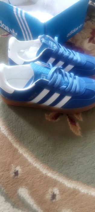 Кроссовки Adidas