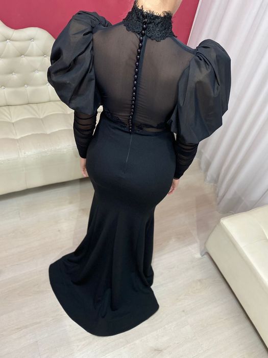 Vând rochie super elegantă S-M