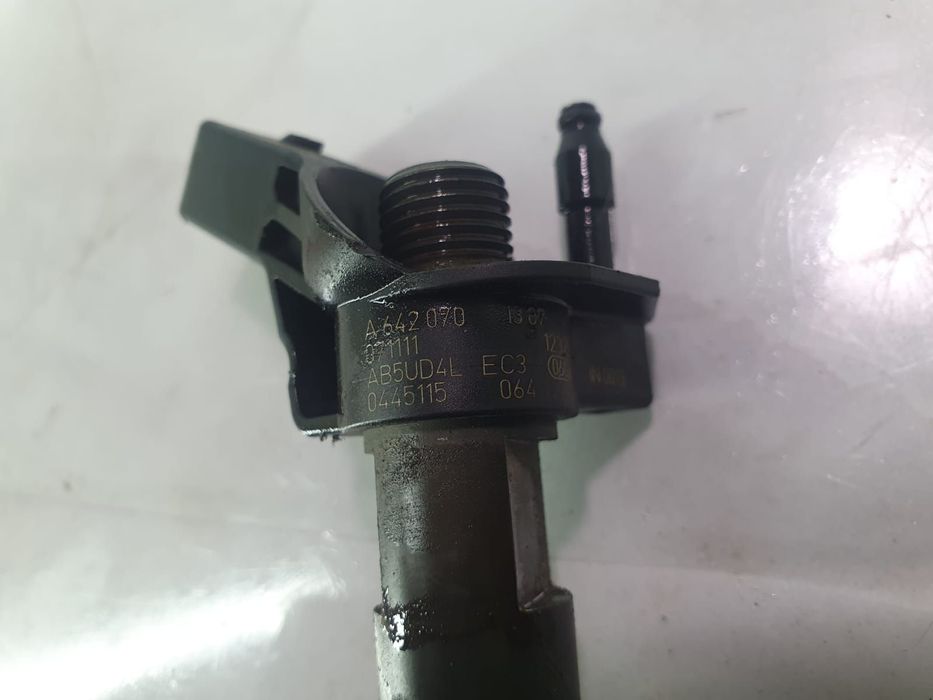 Injector 3.0 cdi om642 A6420701387 Mercedes-Benz Viano W639 [2003 - 2
