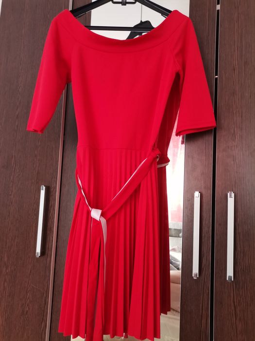 4 rochii de vânzare