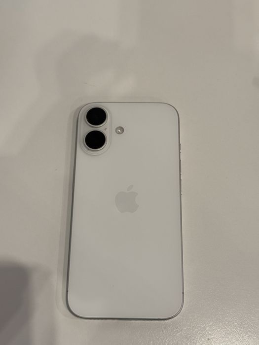 Iphone 16 в в хорошем состоянии