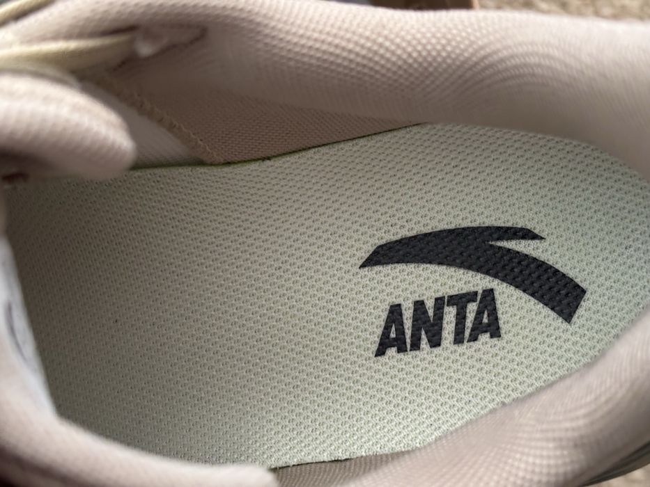 Продам кроссовки мужские anta