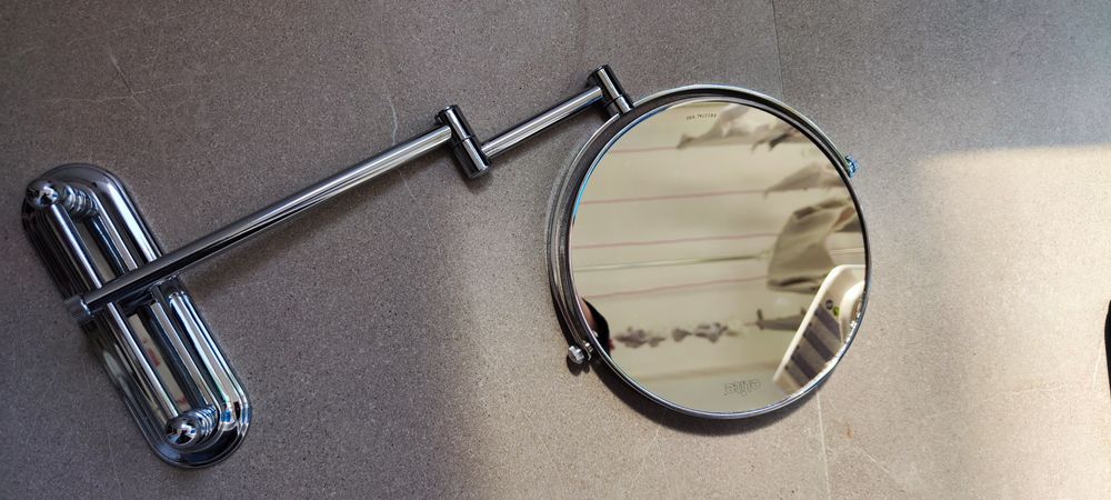 Oglinda cosmetica baie cu mărire pentru pensat