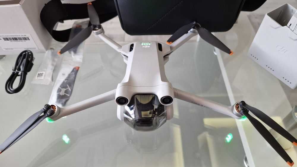 Дрон DJI Mini 3 Pro - Fly More Combo