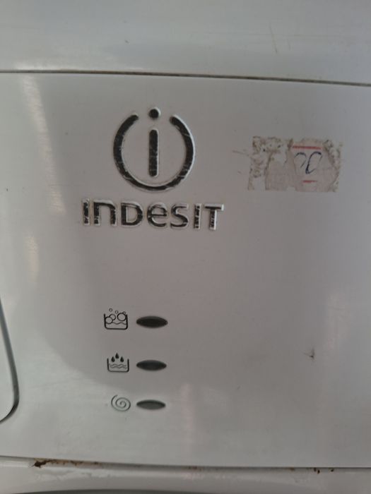 Стиральная машинка INDESIT