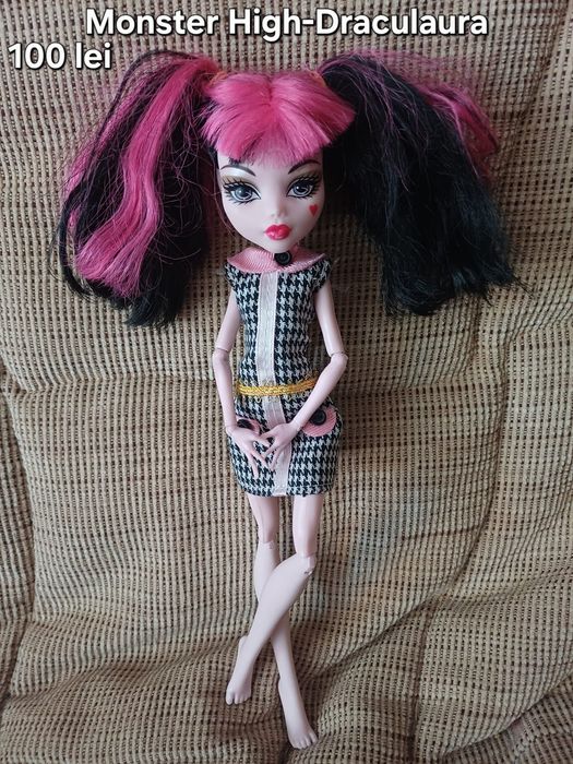 Păpuși Monster High