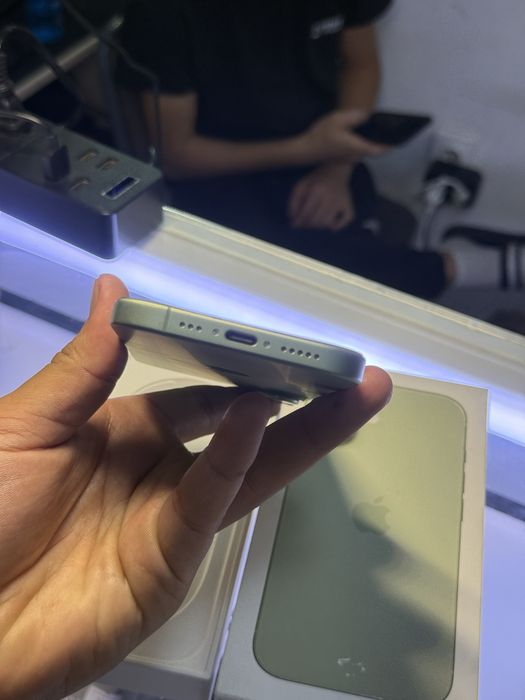 iphone 17 в идеальном состояний