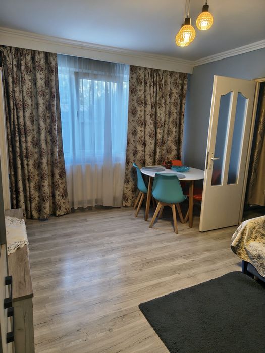 Apartament de închiriat, 2 camere, Str Arțarilor ( aproape de gara, Piata Decebal)