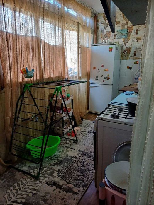 Продаётся квартира. 2-х комнатная переделанная на 3-х комнатную. 2/1/3