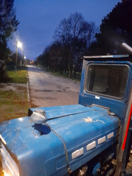 Трактор,    малък         форд 2600