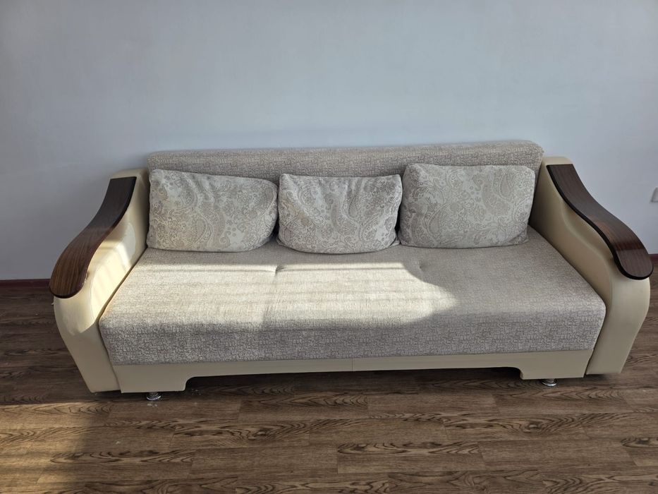 Продам тахту  диван