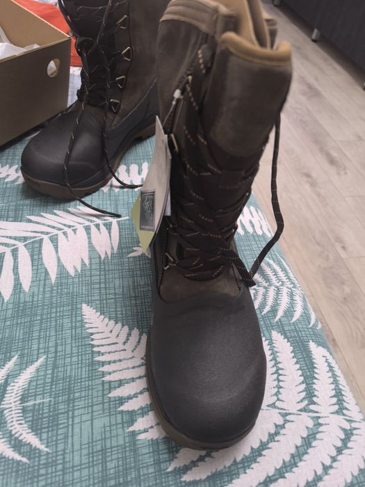 Новые спец зимние сапоги, для снега, грязи и льда