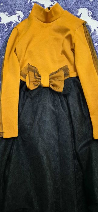 Елегантна рокля с тюл