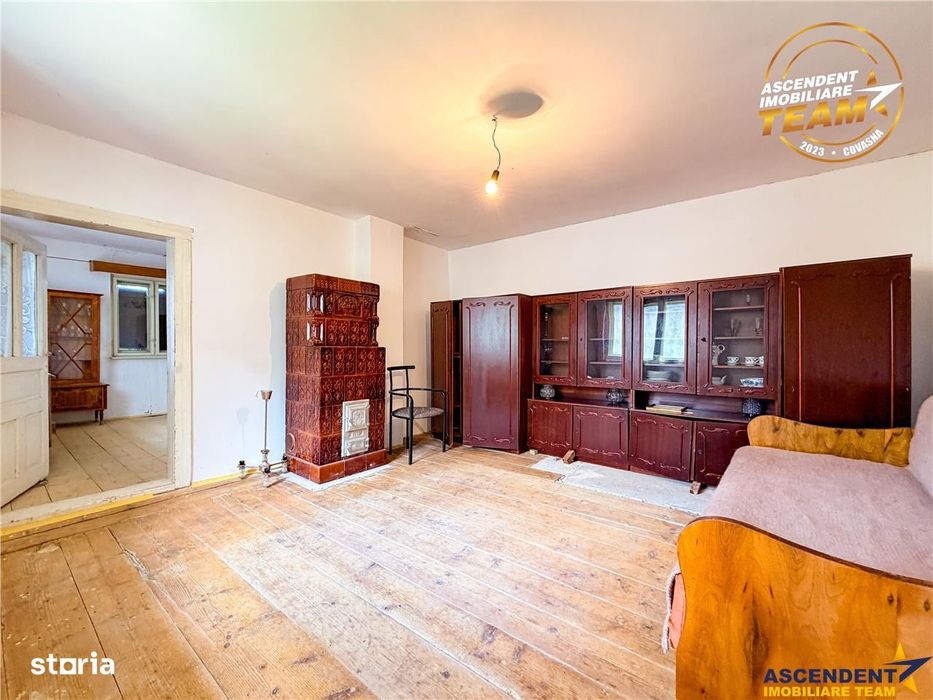 Casa din caramida cu 1.087 mp teren, pozitie centrala, utilitati la po