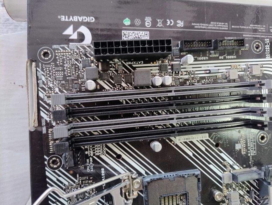 ASUS PRIME H470M-PLUS (LGA1200) NVIDIA GTX 760 GRATIS (cu probleme gaming) Atenție la deschidere.