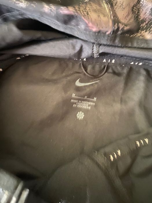 Дамска ветровка Nike р-р М