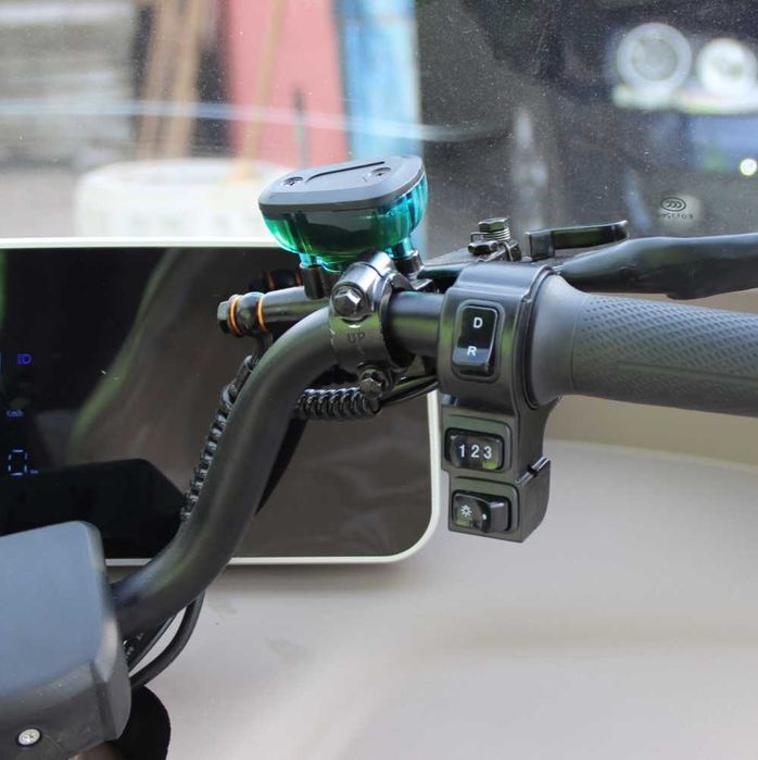 Триместна електрическа триколка Max Motors LUXURY BUS PURPLE