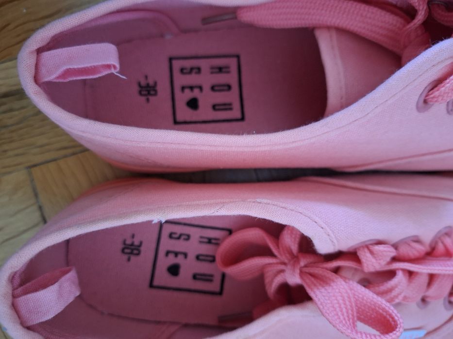 Нови розови кецове 37- 38 номер