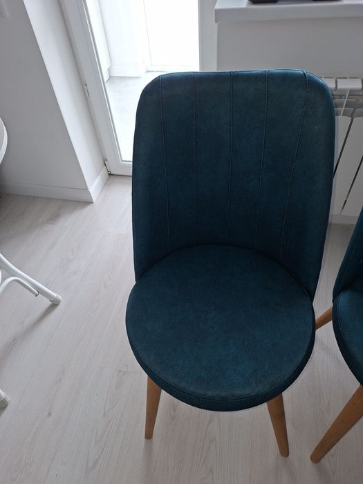 Продам  столы и стулья