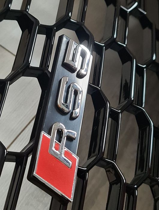 Grila-RS5-Look-Fagure-Sigla-Logo-Stema-Emblema-Audi-A5-B9-2017-2018-2019-Neagra-Lucios-Calitate-Superioara-Poze-Reale-Noua