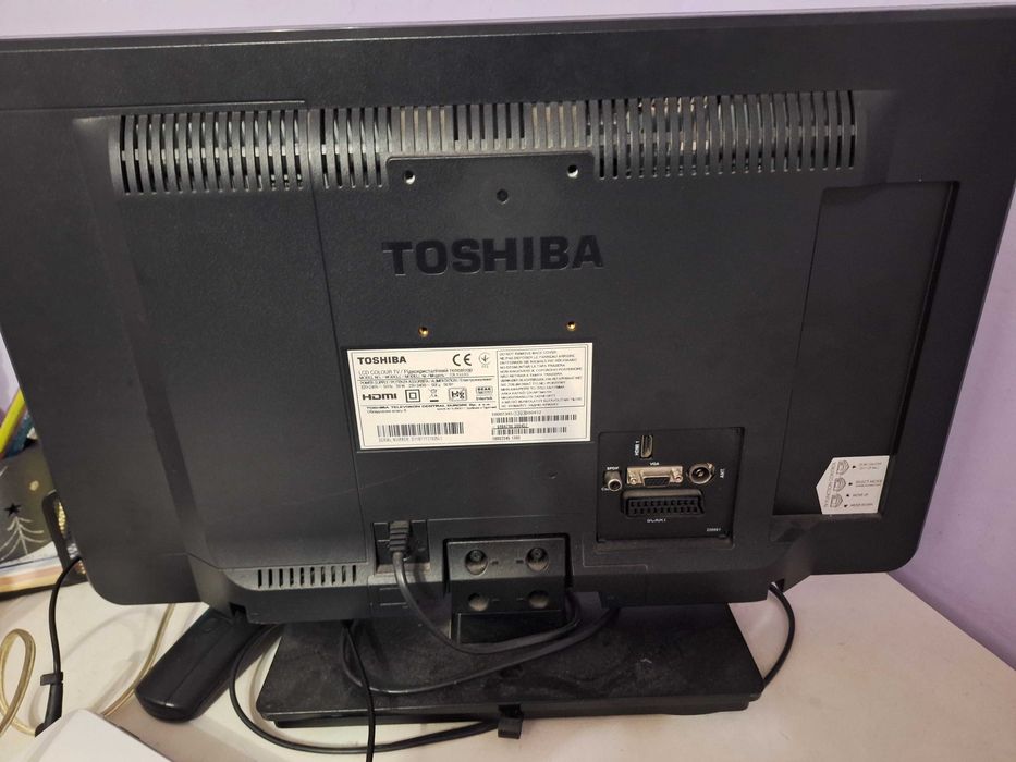 Дарявам ТВ Тошиба с неработещ дисплей