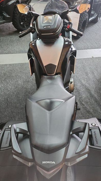 Honda vfr1200f black