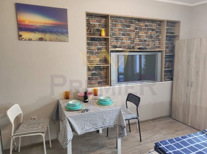 Дава се под наем Едностаен апартамент в Варна, Център - 40 кв.м за 331.5 € - Снимка #1