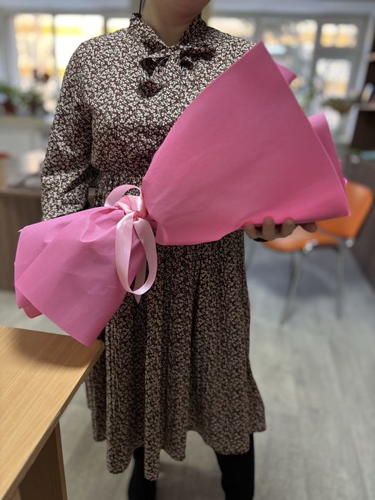 Цветы свежие красивые……………..