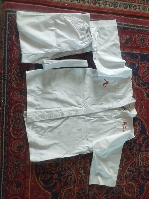 Karate kiyim 1 marta kiyilgan