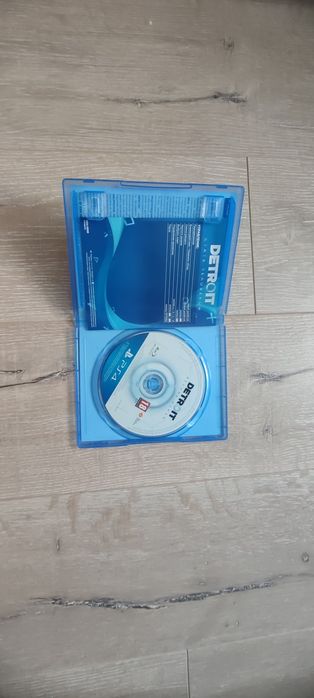 Диски пс4 Detroit become human и Horizon zero dawn