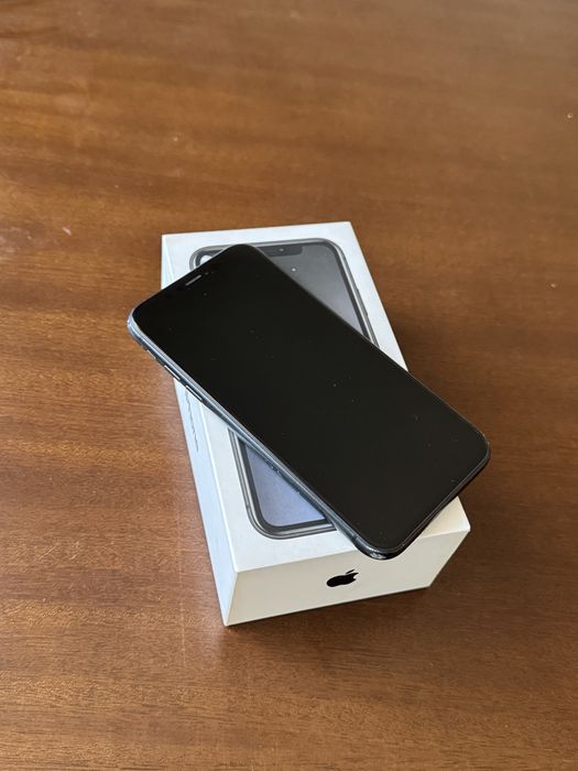Продам айфон xr