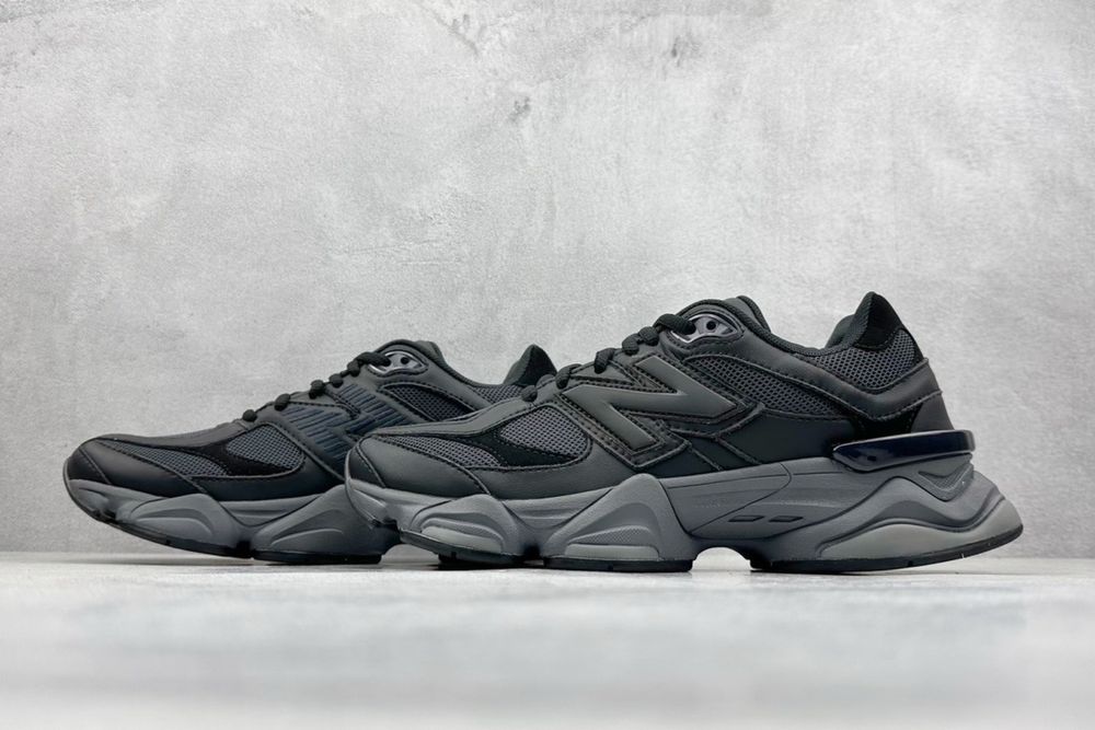 New Balance Triple Black